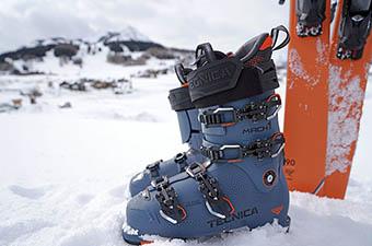 Ski Boots (Tecnica Mach1 120 in snow)